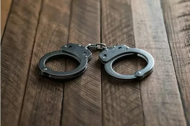 Dois indivíduos detidos por tentativa de acesso ilegal à sala de exames do INATRO em Maputo