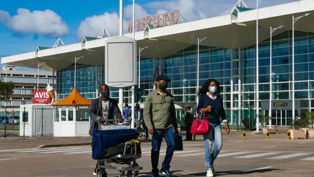 Empreendedoras bloqueiam Aeroporto de Maputo em protesto contra novas imposições aduaneiras