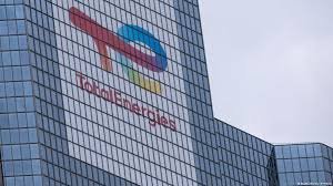 Retirada do Reino Unido do financiamento ao gás moçambicano provoca críticas: segurança energética africana sob alerta